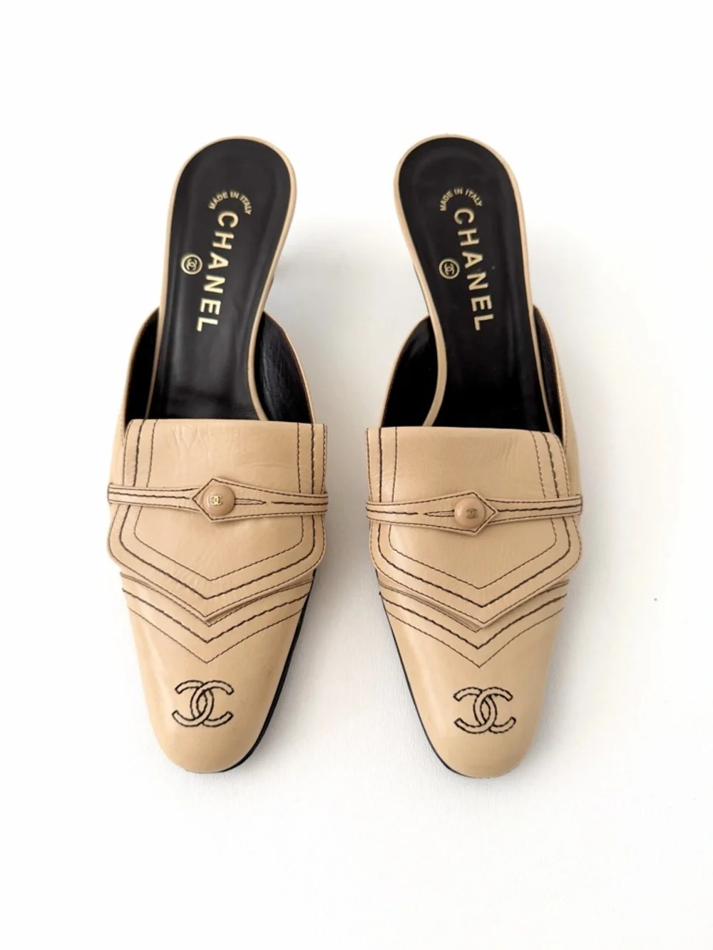CHANEL‎ | Beige Leather CC Logo Mules Kitten Heel Slides EU 39.5 Y2K Vintage